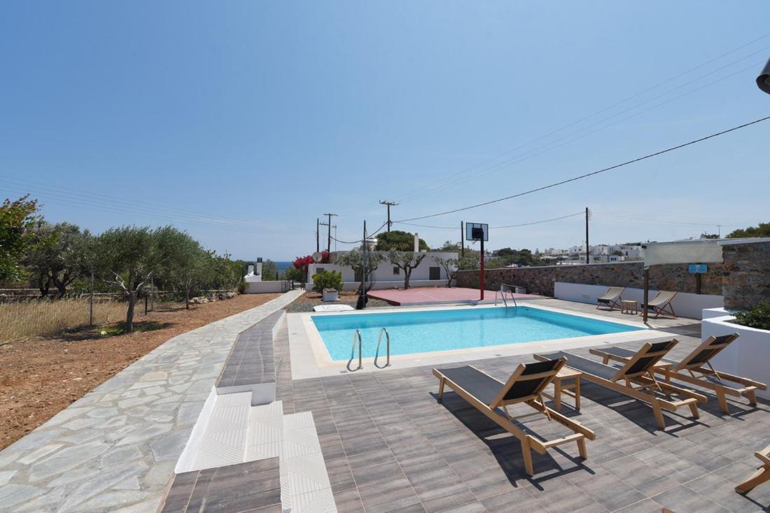 Flora'S Beach And Pool Villa In Syros Liaropá Eksteriør billede