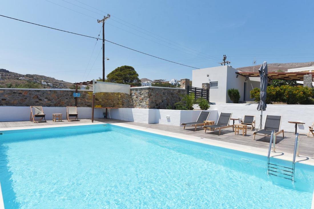 Flora'S Beach And Pool Villa In Syros Liaropá Eksteriør billede