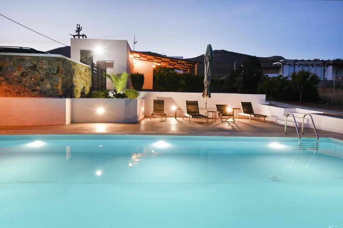 Flora'S Beach And Pool Villa In Syros Liaropá Eksteriør billede